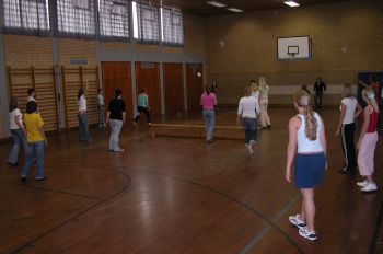 Jeans gegen kurze hose - Vlkerball international