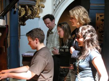 Robert an der Orgel in Swieta Lipka