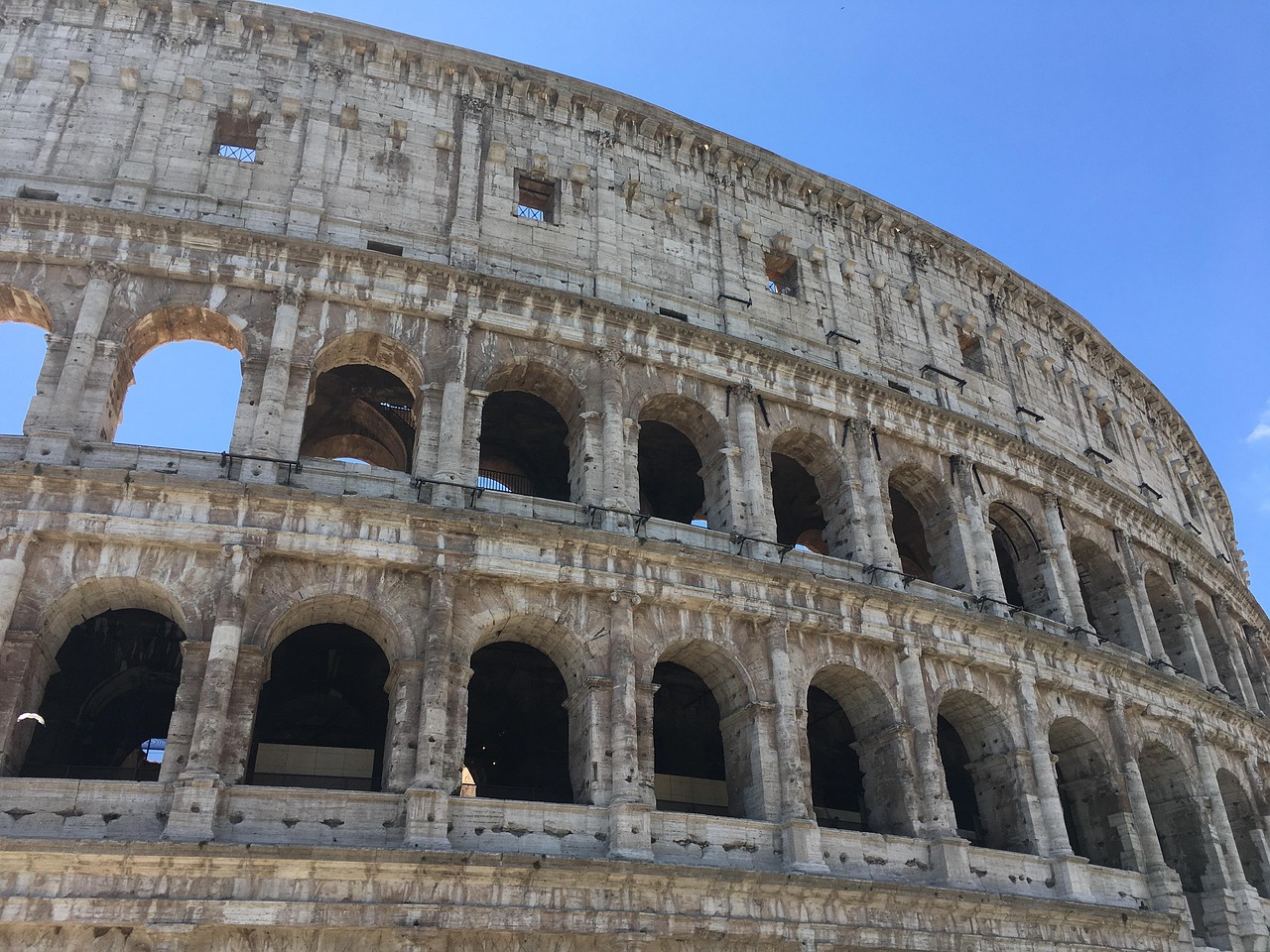 colosseum-3635183_1280